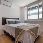 Bauten Cabo Branco 207 - Flat moderno e equipado próximo ao mar por Carpediem